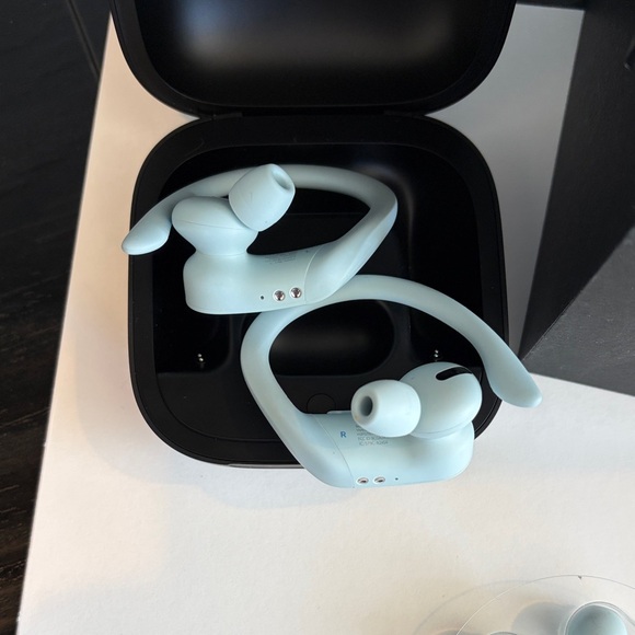 Beats by Dre Powerbeats Pro Light Blue On-Ear Wireless Earbuds - Picture 3 of 6